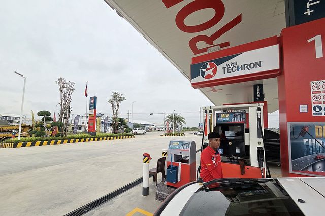 캄보디아 테초 국제공항 인근 주유소