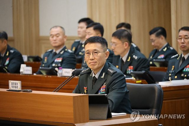 질의 듣는 육군 참모총장 직무대리