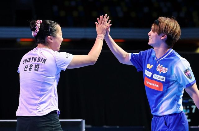 WTT 런던 대회 혼복에 일본 우다와 출전한 신유빈(왼쪽)