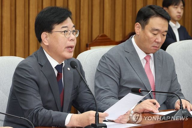 발언하는 송언석 원내대표