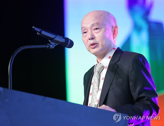 서울북한인권세계대회 참석한 안창호 인권위원장