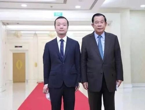 천즈 프린스그룹 회장(좌)과 훈 센 캄보디아 전 총리(우)
