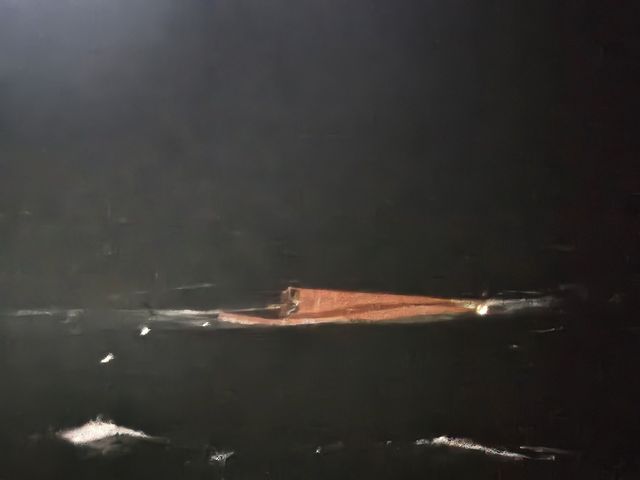 흑산도 인근서 전복된 어선