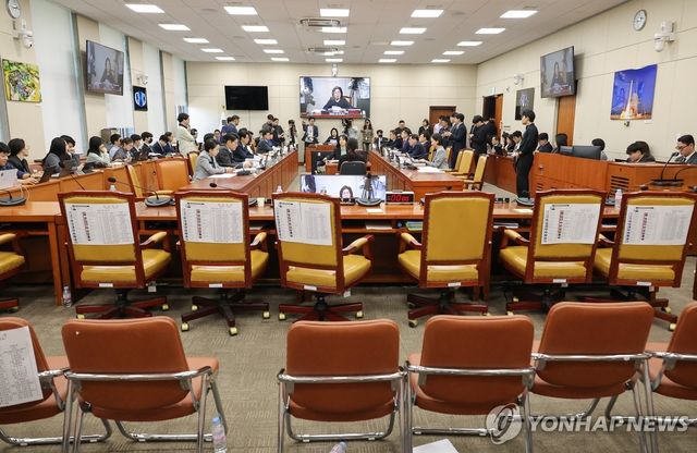 증인 입장 못한 과방위 국감