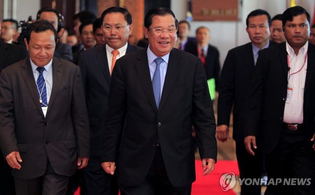 캄보디아 훈 센과 리용팟