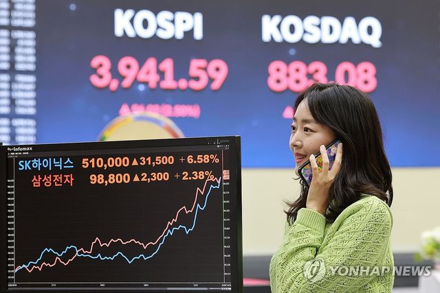 삼성전자·SK하이닉스, 합산 시가총액 사상 처음 1천조원 넘어