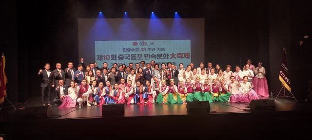 2부 출연진 단체 기념촬영