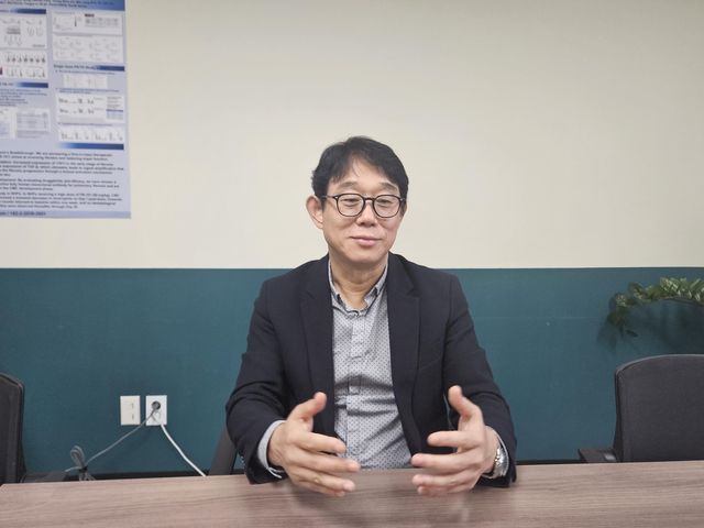 인터뷰하는 이수재 FNCT바이오텍 대표