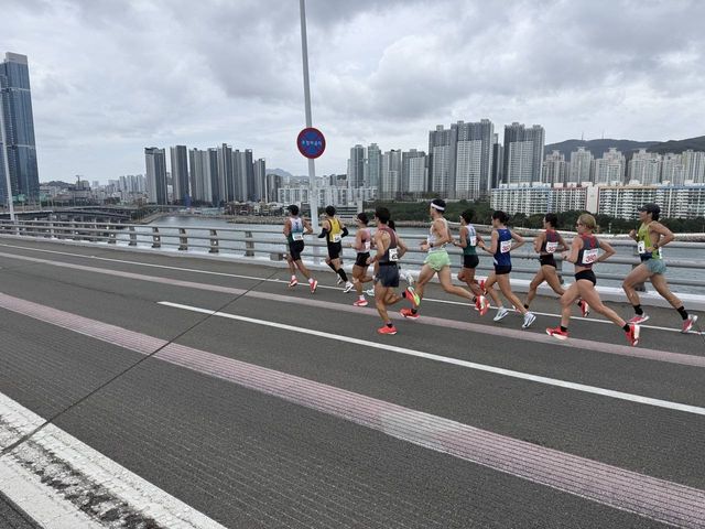 부산 광안대교 달리는 건각들