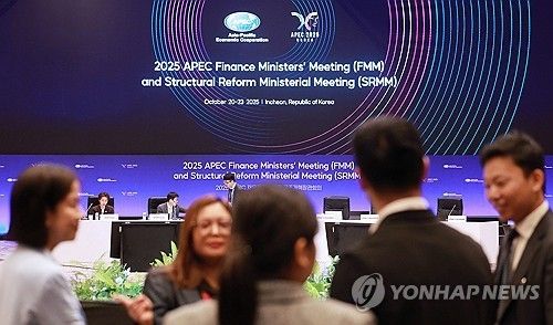 각국에서 모인 참가자들