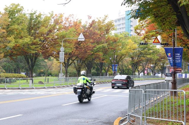 경주 보문단지 순찰하는 경찰