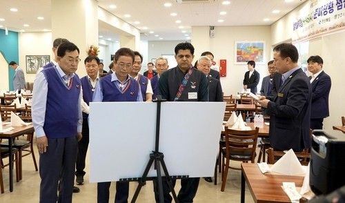 주낙영 경주시장, 이철우 경북도지사와 할랄음식점 점검