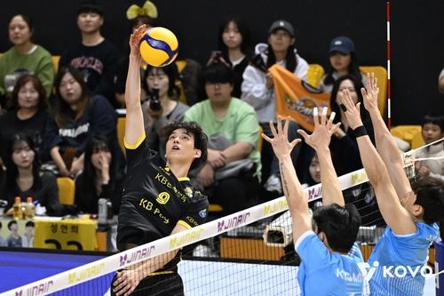 연타 공격하는 임성진