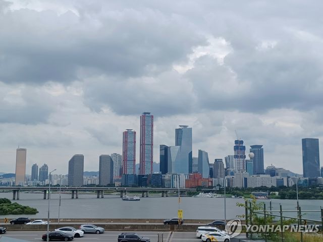 마포새빛문화숲에서 바라본 여의도 증권가
