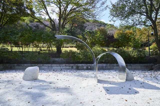 이우환 신작 '관계항-튕김'