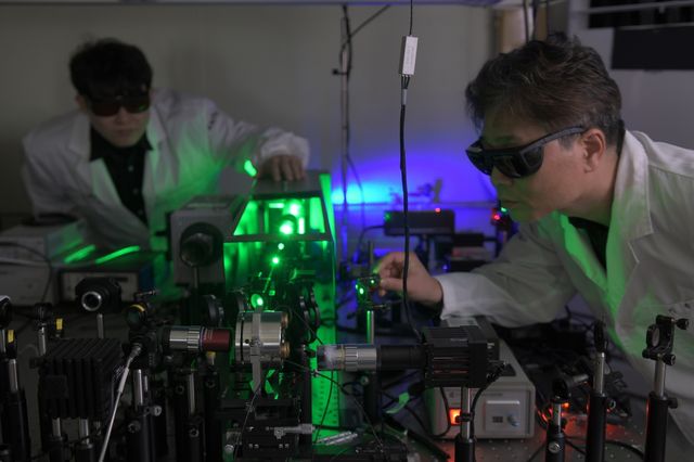 물의 결정화 과정 관측하는 표준연 연구팀 