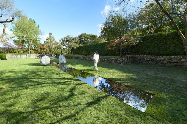 이우환 신작 '관계항-하늘길'