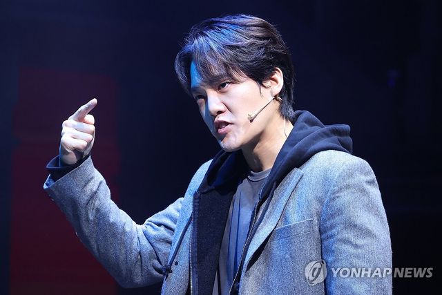 뮤지컬 '아몬드' 속 배우 김건우