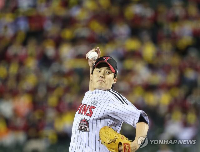 역투하는 LG 선발투수 임찬규