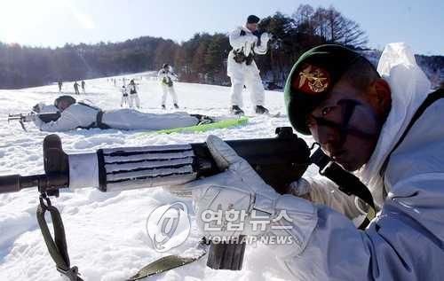 베레모 쓴 해병 수색대 혹한기 훈련