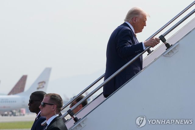 트럼프, 말레이 1박2일 방문 마쳐…다음 순방지 일본으로 출발