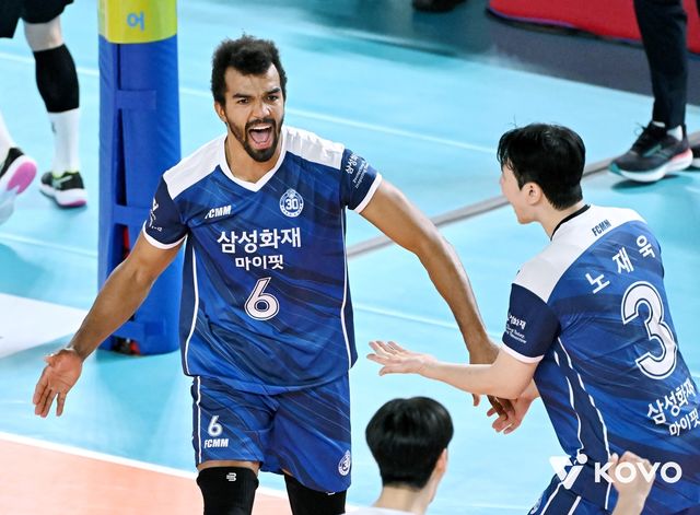 삼성화재 주포 아히