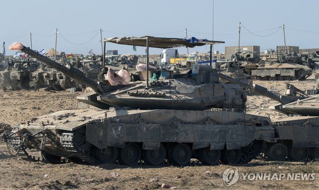 가자지구 접경지의 이스라엘군 탱크