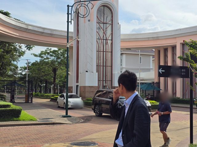 '한국인 감금 지목' 주택단지 바라보는 A씨