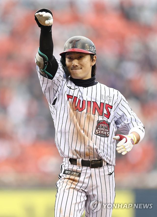 신민재, 2타점 적시타