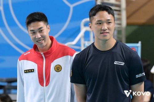 상무 소속의 임동혁(오른쪽)과 김명관 