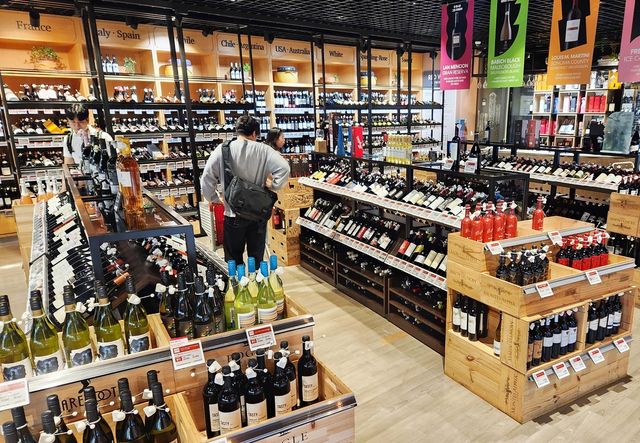 롯데마트 월드타워점 주류매장 전경