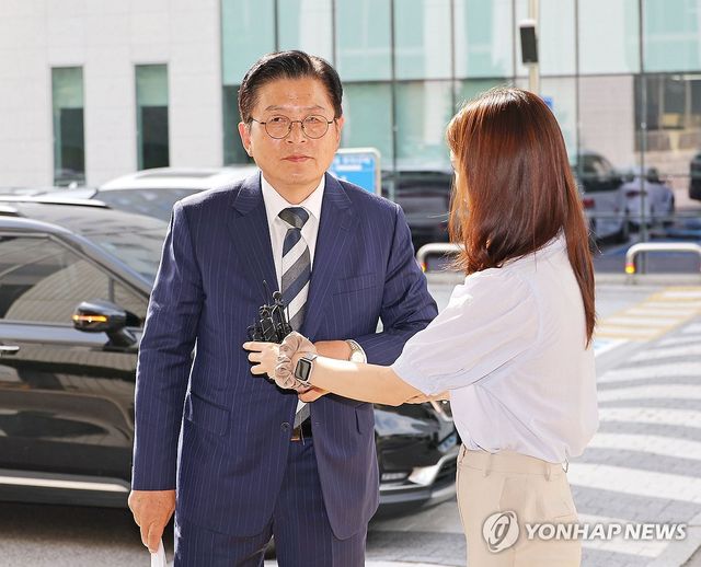 결심공판 출석하는 황교안 대표