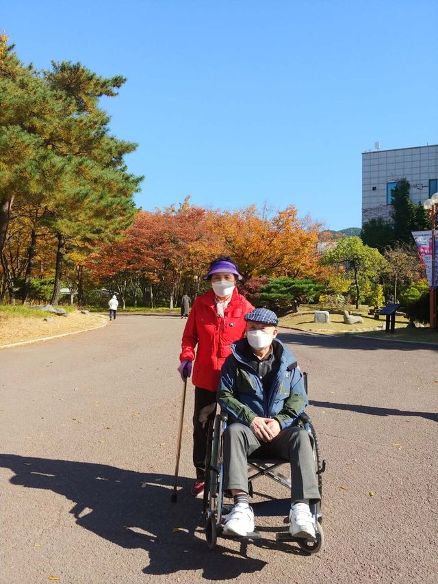 기증자 제맹순 씨와 남편