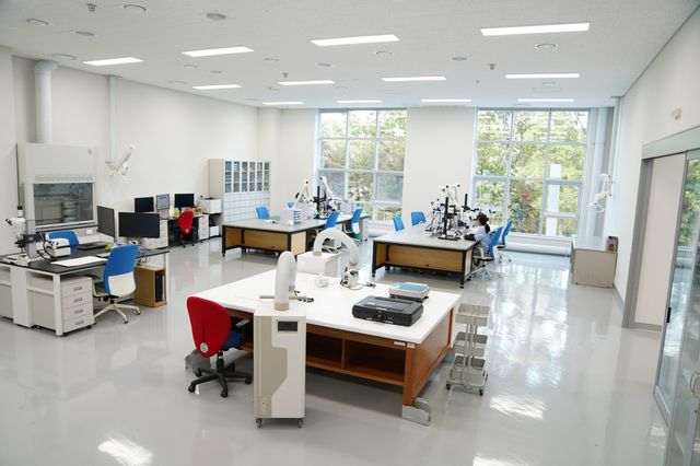 국립중앙박물관 보존과학센터 금속실