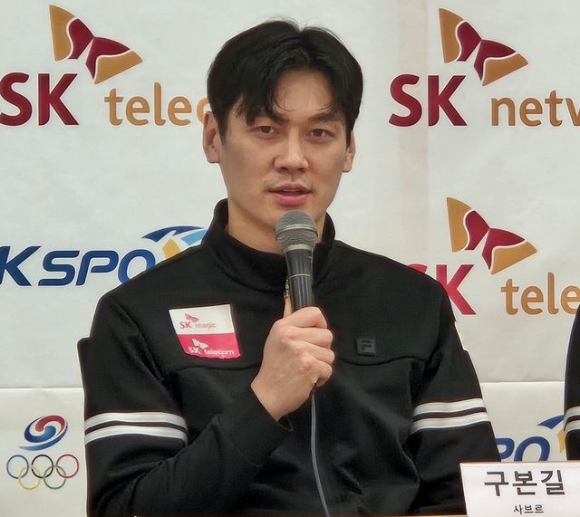 발언하는 구본길