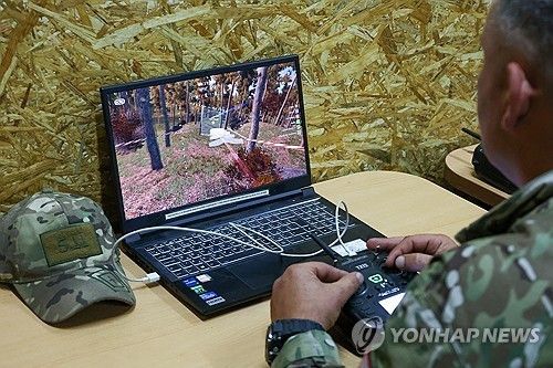 드론 조종사 훈련하는 러시아 병사 