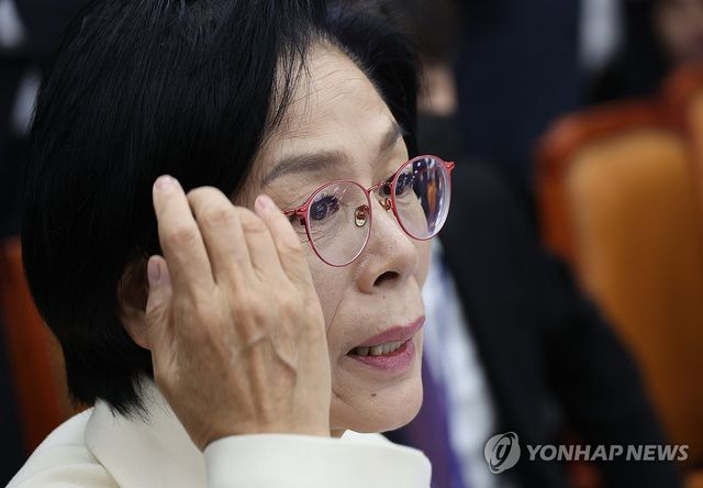 과방위 종합감사 참석한 최민희 위원장