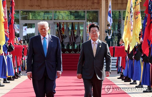 정상회담장으로 향하는 한미 정상