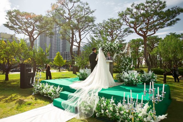 광주시청 야외 공간 '빛의 정원' 결혼식