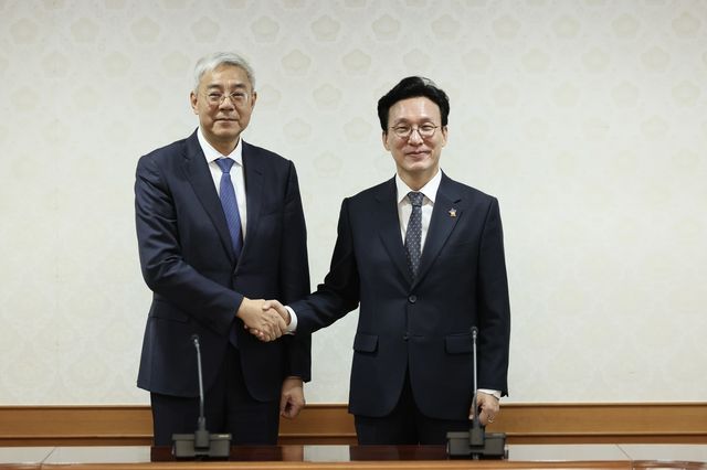 중국 대표단 접견한 김민석 국무총리