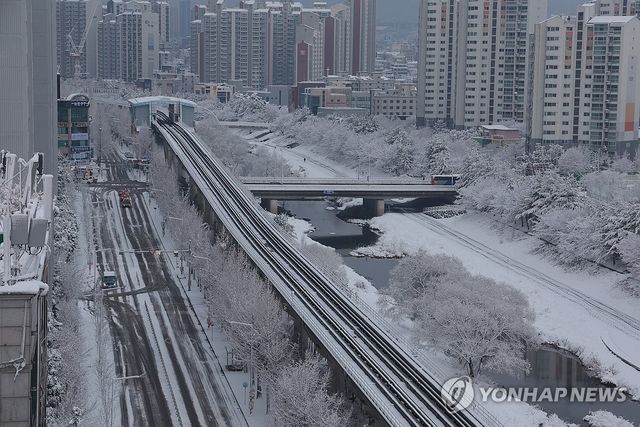 3월 폭설로 운행 중단된 의정부경전철