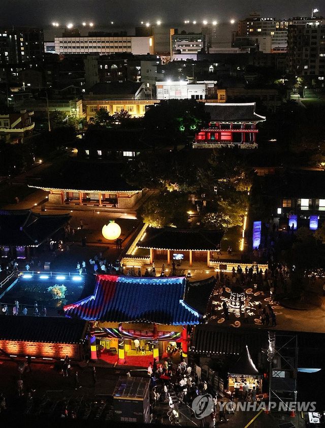 '펠롱펠롱' 빛나는 제주목 관아