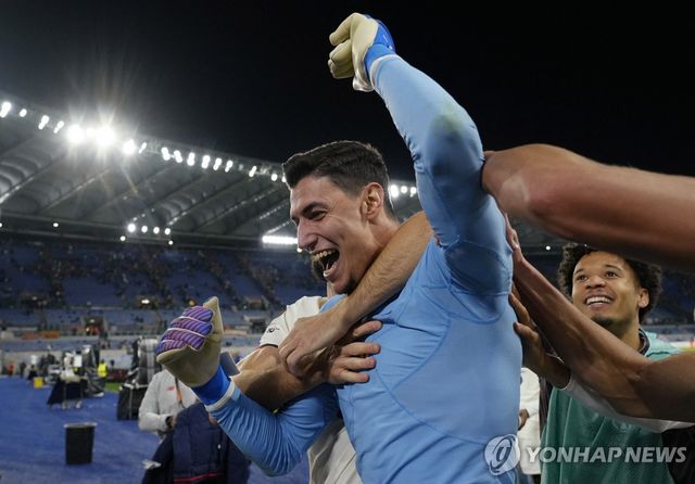 릴 승리의 주역인 외제르.