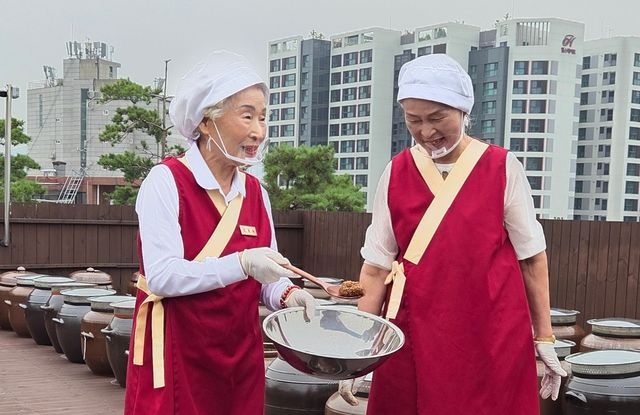 "장이 잘 돼서 기분이 좋네!"