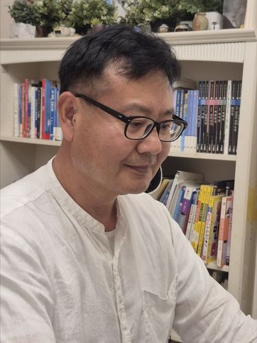 연합뉴스와 인터뷰 중인 류동익 박사