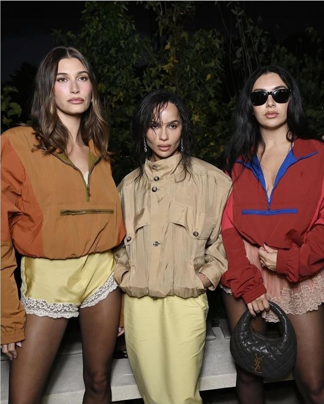 영국 엘르가 로제만 편집한 채 SNS에 게재한 사진. 맨 우측에 로제가 있었다. 