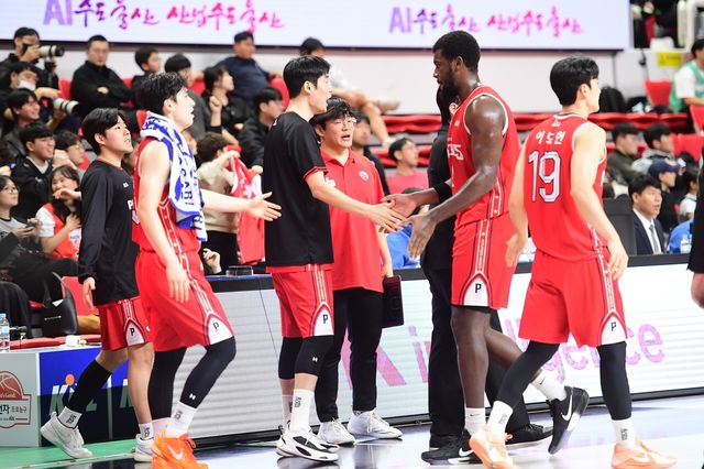 경기 막판 5분 36초 동안 득점 못해 패한 현대모비스