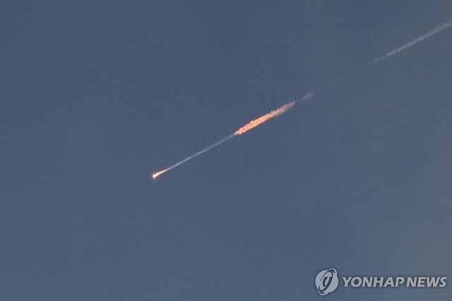 지난 6월 24일 이스라엘 예루살렘 상공에서 포착된 이란 탄도미사일.[EPA=연합뉴스]