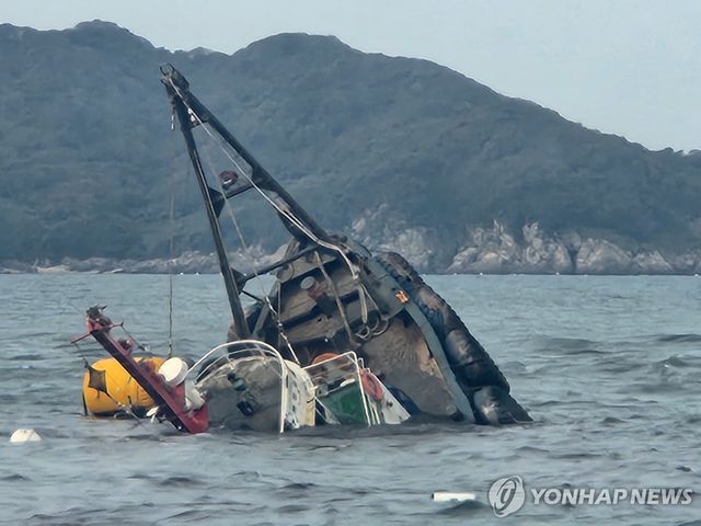 태안 해상서 예인선 침몰