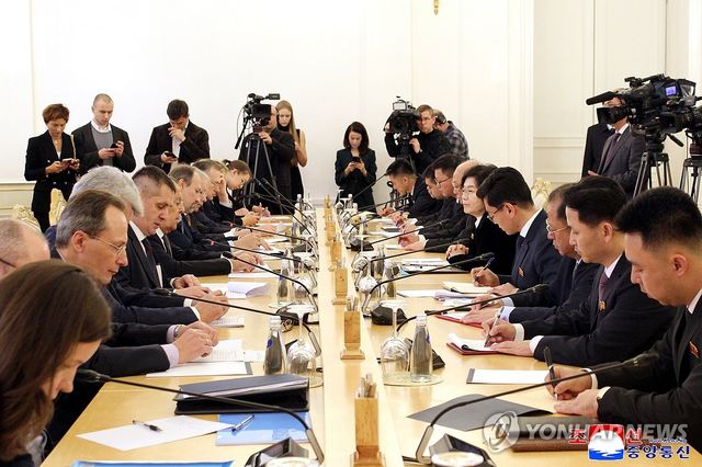 최선희 북한 외무상과 세르게이 라브로프 러 외무장관 회담